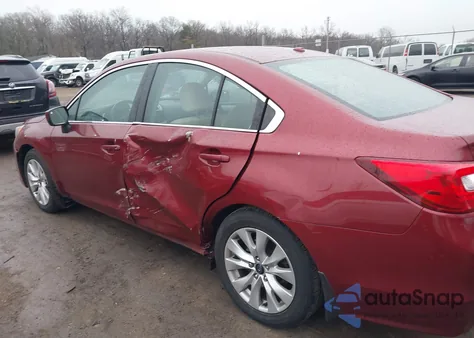 2015 Subaru Legacy 2.5I Premium z USA, uszkodzony, nr VIN 4S3BNAC69F3056963